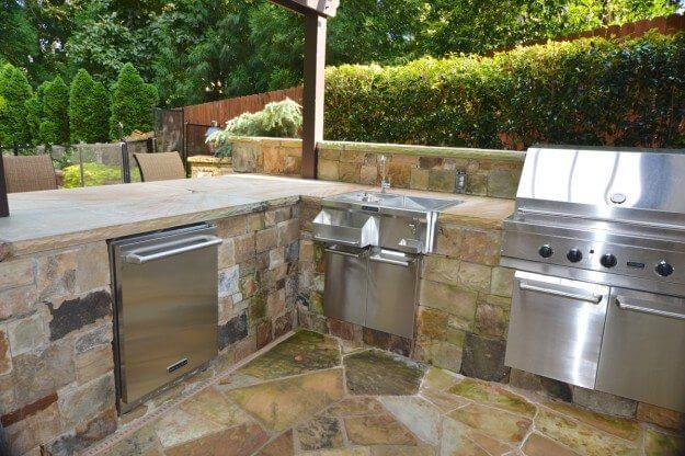 Outdoor Makeover: 4 Tips for Preparing Your Outdoor Kitchen for Fall