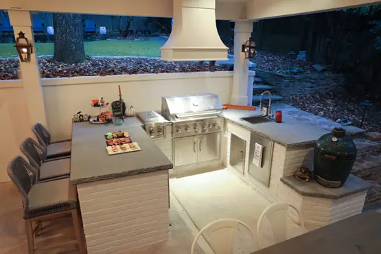 Outdoor makeover: Outdoor-Kitchens-Penn-Blue-Stone