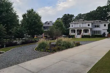 Outdoor makeover: Driveway-Parking-Gravel