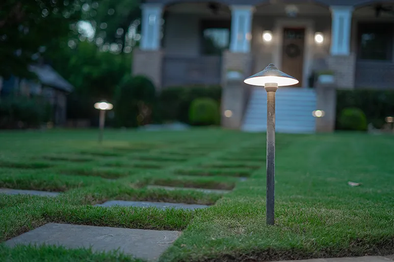 Modern-Pathway-Lighting