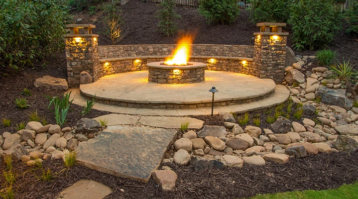 Outdoor-Stone-Fire-Pit-Ideas